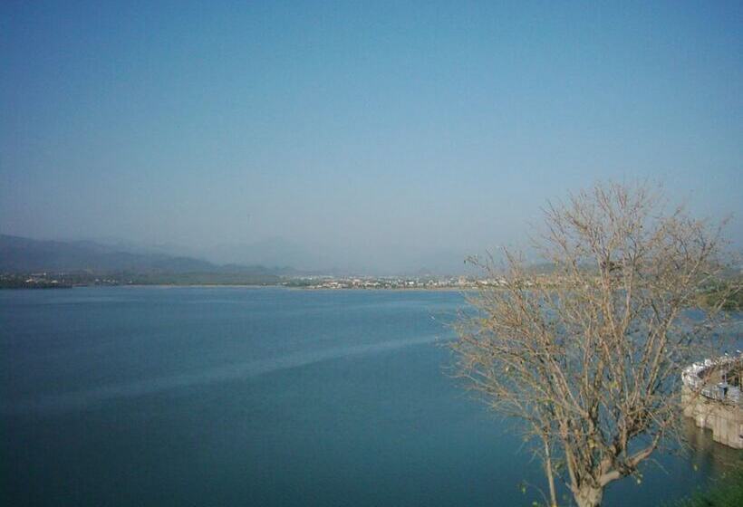 هتل Comfort Residency