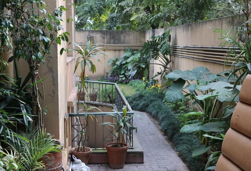 هتل Comfort Residency