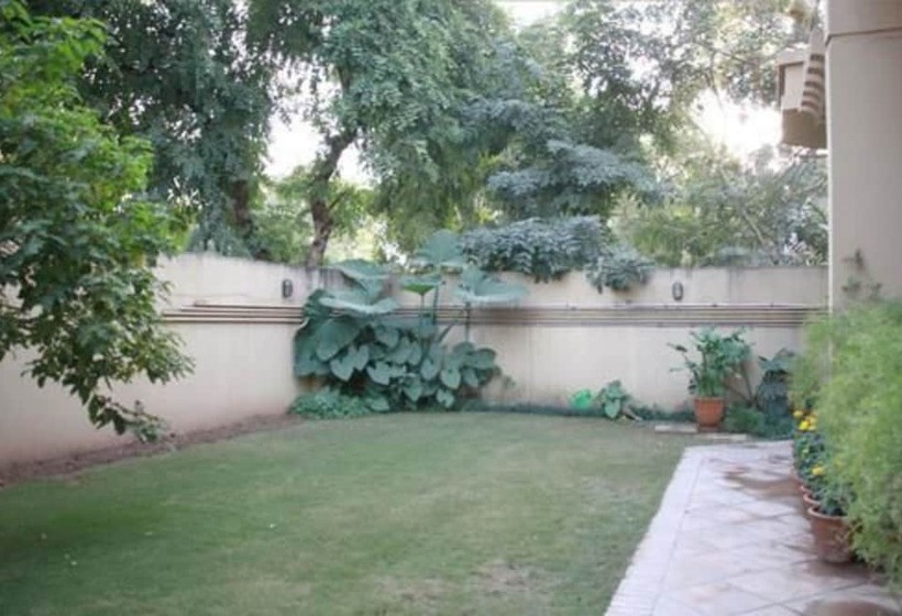 هتل Comfort Residency