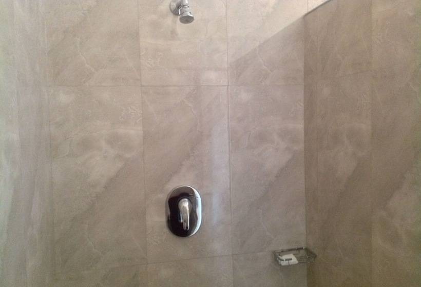 هتل Cypress Executive Lodge