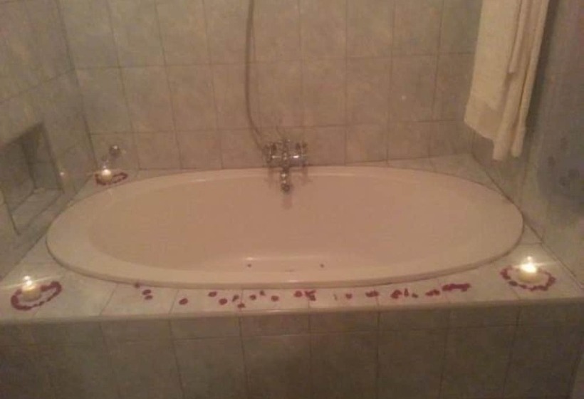 هتل Cypress Executive Lodge