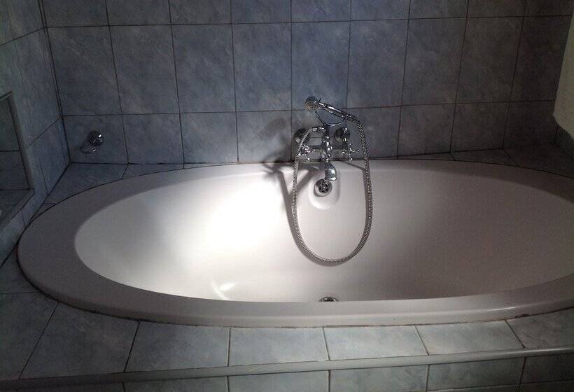 هتل Cypress Executive Lodge