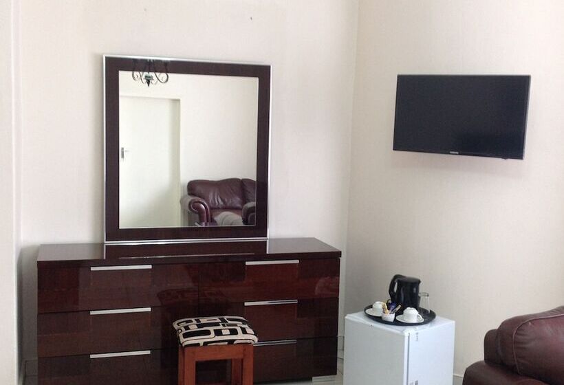 هتل Cypress Executive Lodge