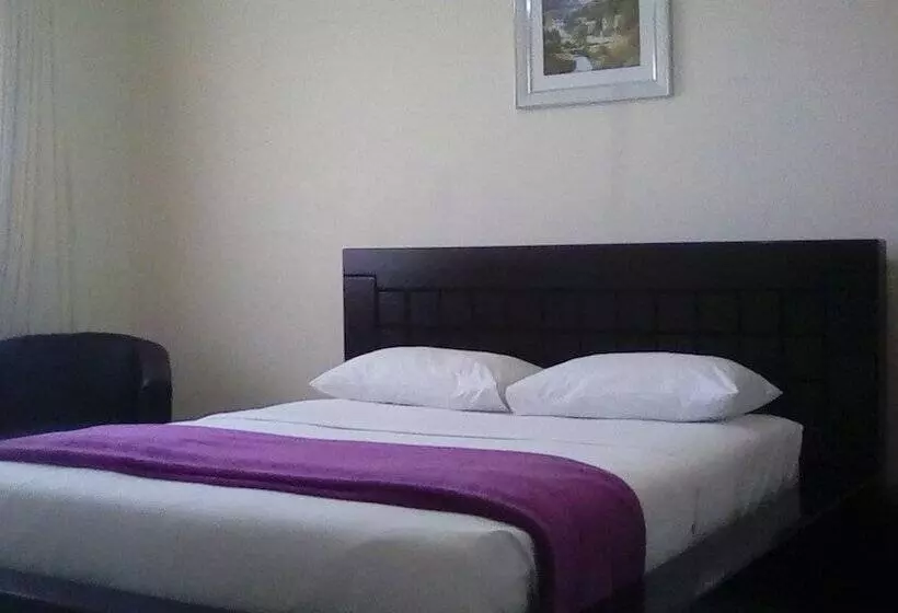 هتل Cypress Executive Lodge