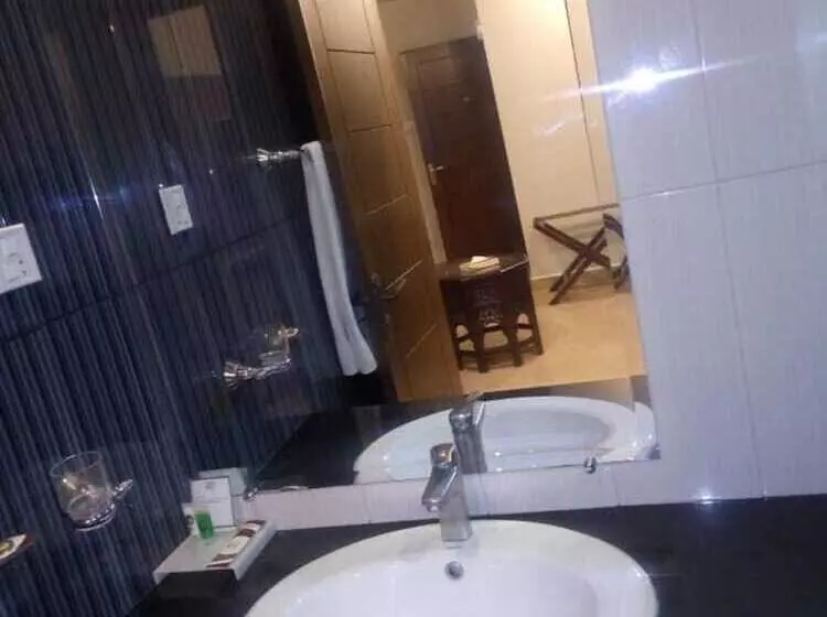 هتل One Super, Islamabad