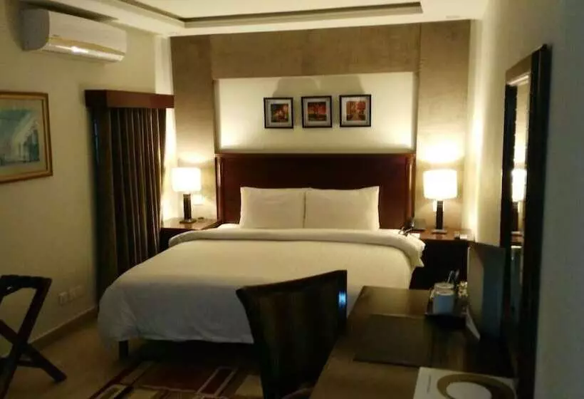 هتل One Super, Islamabad