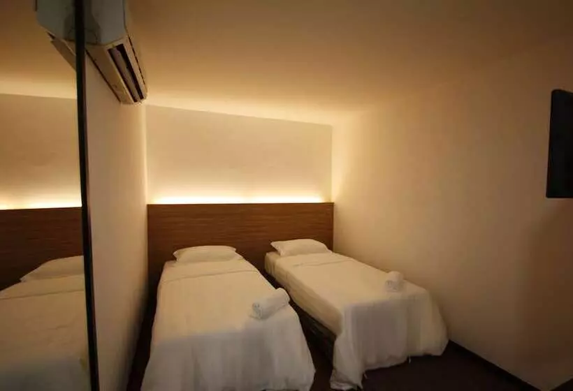 Hotelli Place2stay Opposite Hilton