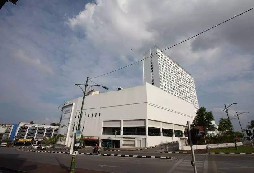 Hotelli Place2stay Opposite Hilton