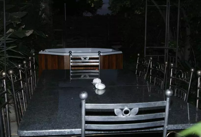 Majatalo Aletheim Guest House Collection