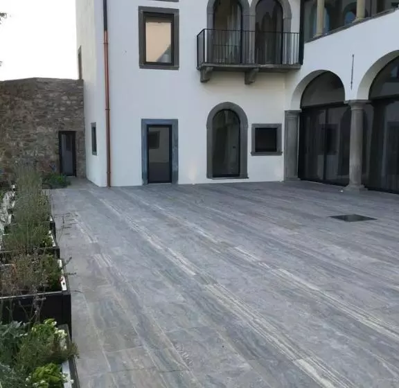Podere Castel Merlo Resort