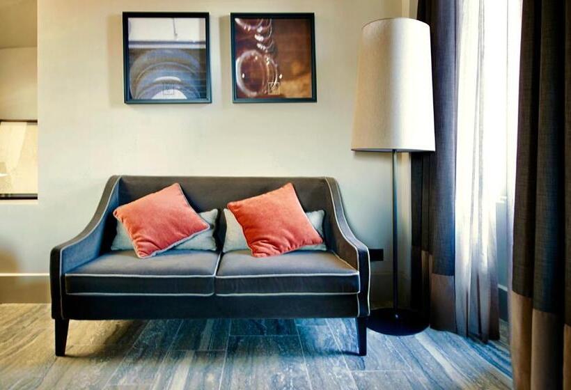 Podere Castel Merlo Resort