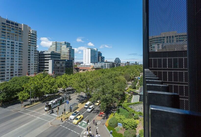 Wyndel Apartments St Kilda Views