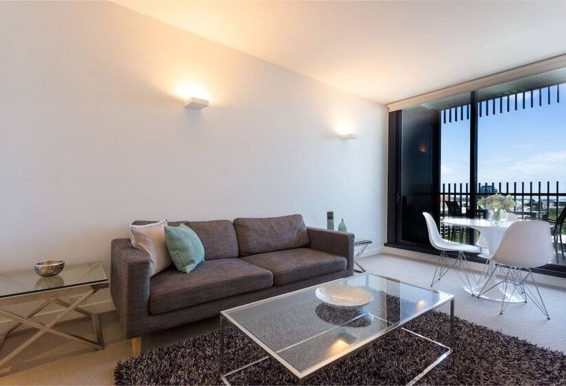 Wyndel Apartments St Kilda Views