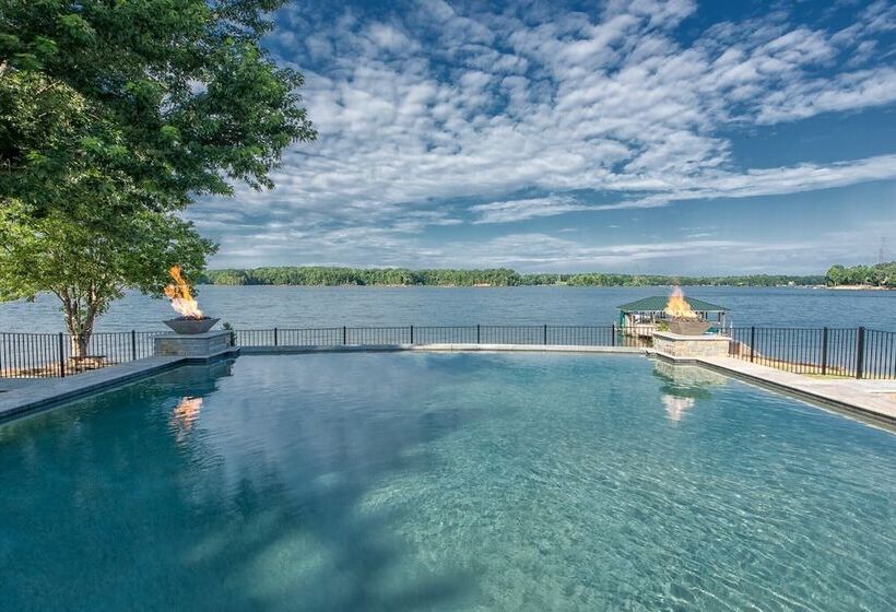 Azalea Retreat By Avantstay Sleeps 34 & Pool