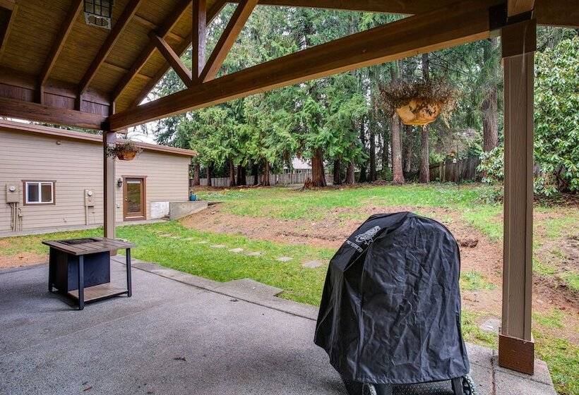 Game Room, Hot Tub & Mtn View: Bonney Lake Retreat