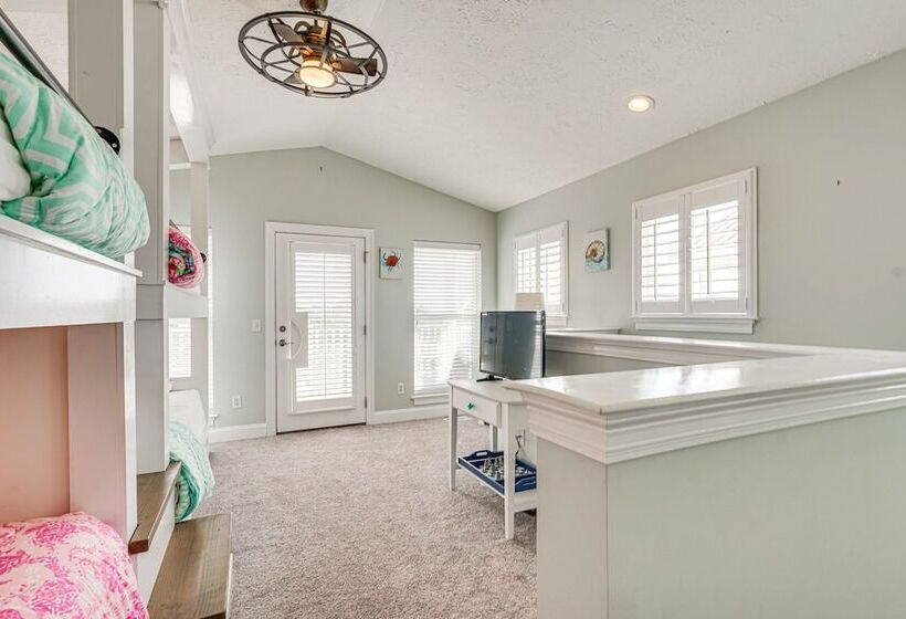 Bright Panama City Beach Retreat W/ Private Pool!