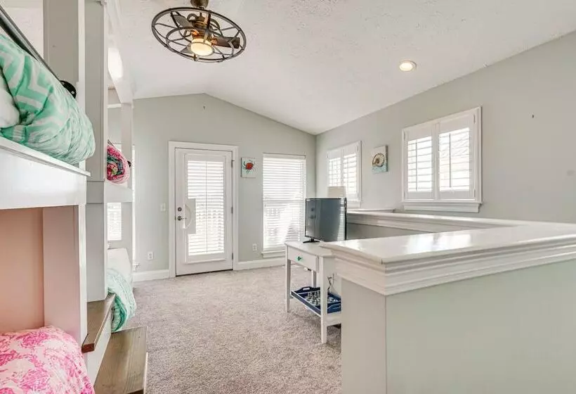 Bright Panama City Beach Retreat W/ Private Pool!