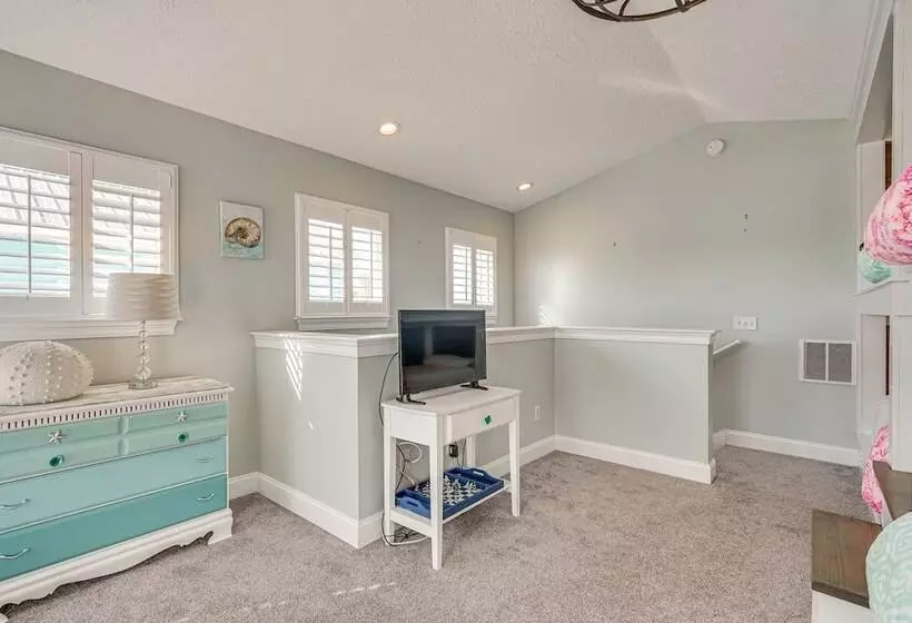 Bright Panama City Beach Retreat W/ Private Pool!