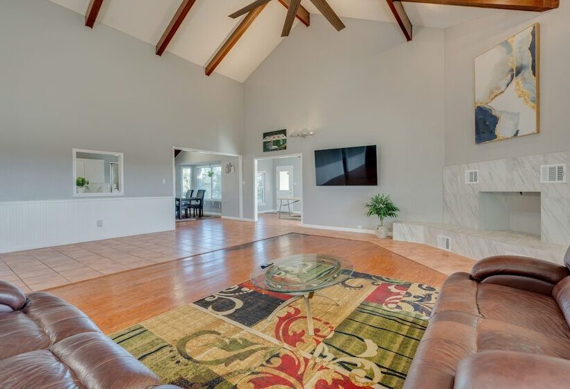 Cedar Park Home W/ Private Fenced In Pool!