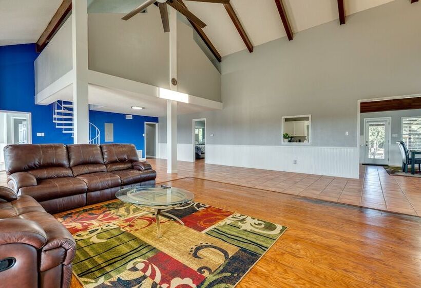 Cedar Park Home W/ Private Fenced In Pool!