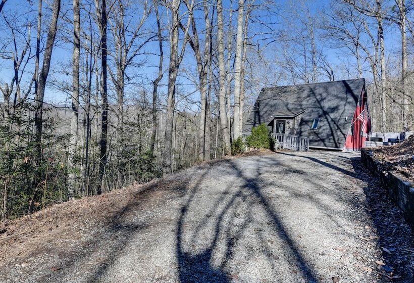 Charming Franklin Cabin With Deck: Stunning Views!