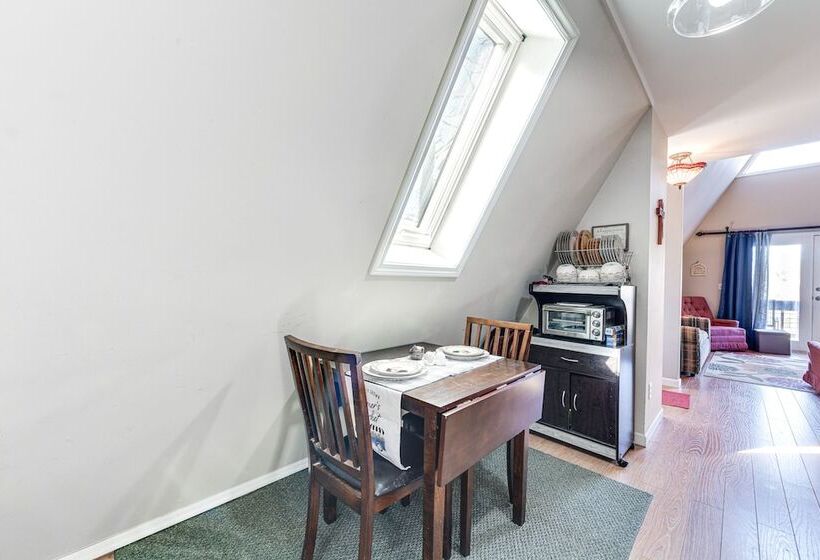 Charming Franklin Cabin With Deck: Stunning Views!