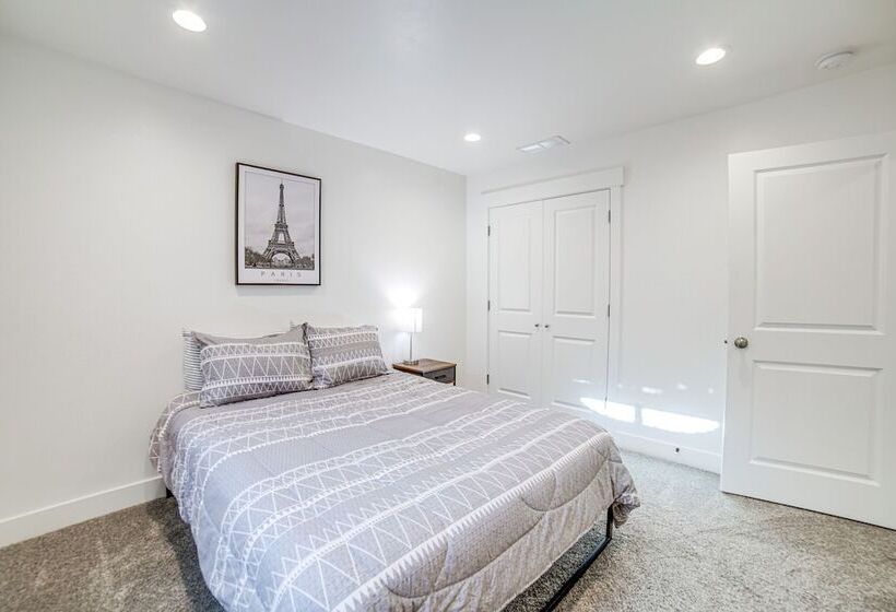 Charming Idaho Falls Home   5 Mi To Downtown!