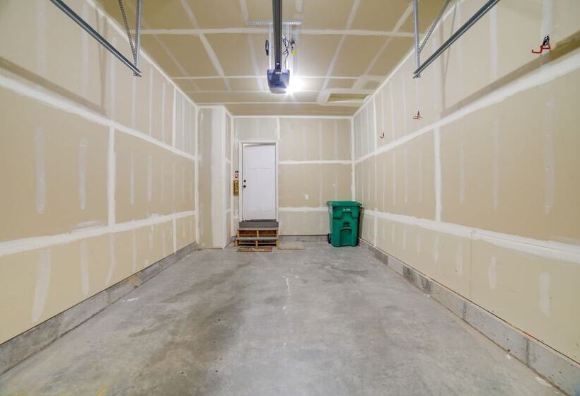 Charming Idaho Falls Home   5 Mi To Downtown!