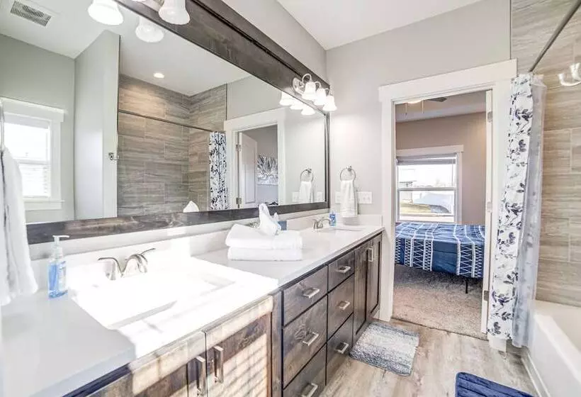 Charming Idaho Falls Home   5 Mi To Downtown!