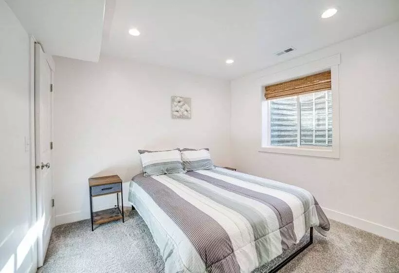 Charming Idaho Falls Home   5 Mi To Downtown!