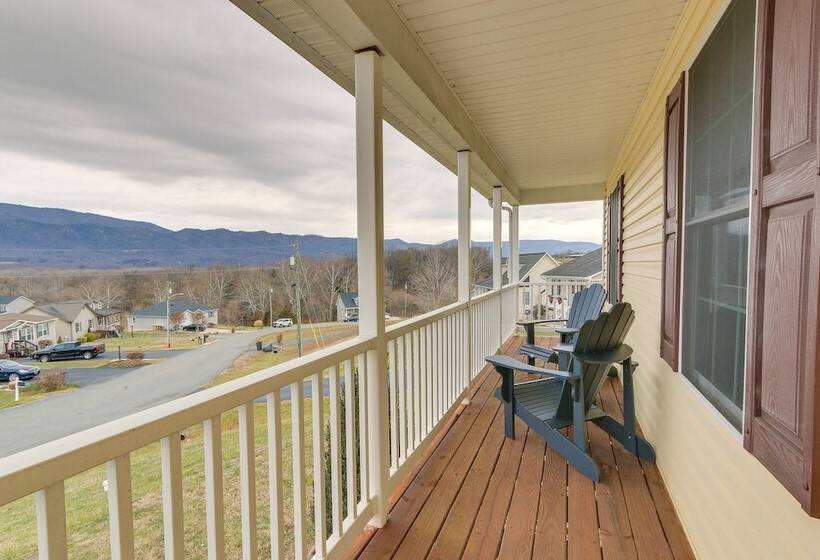 Charming Shenandoah Retreat W/ Deck & Grill!