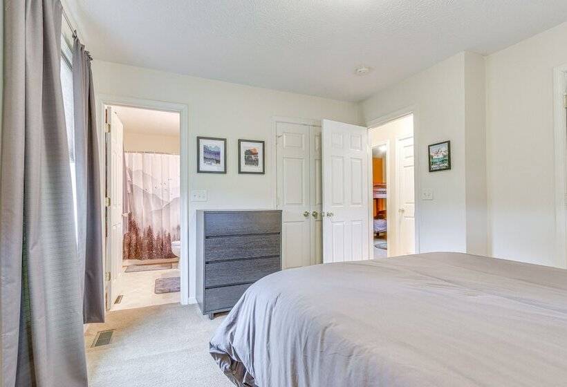 Charming Shenandoah Retreat W/ Deck & Grill!