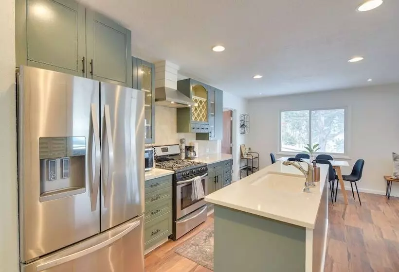 6 Mi To Staunton State Park: Conifer Home W/ Deck