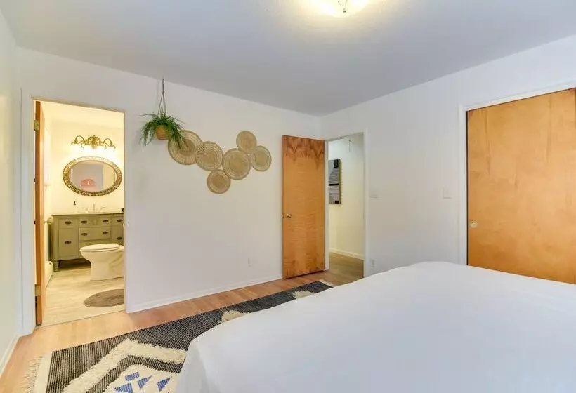 6 Mi To Staunton State Park: Conifer Home W/ Deck