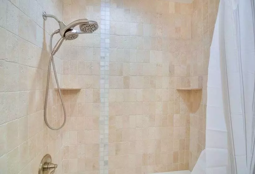 6 Mi To Staunton State Park: Conifer Home W/ Deck