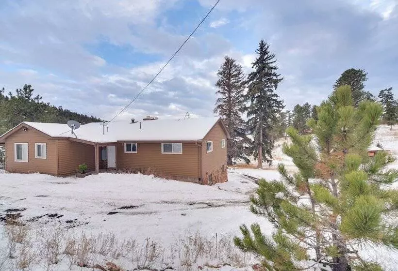 6 Mi To Staunton State Park: Conifer Home W/ Deck