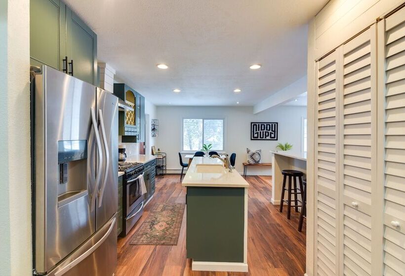 6 Mi To Staunton State Park: Conifer Home W/ Deck