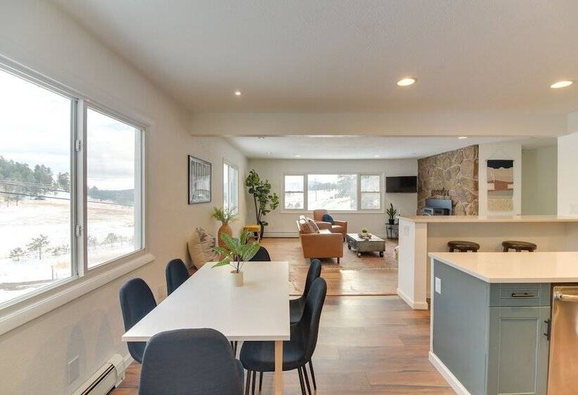 6 Mi To Staunton State Park: Conifer Home W/ Deck