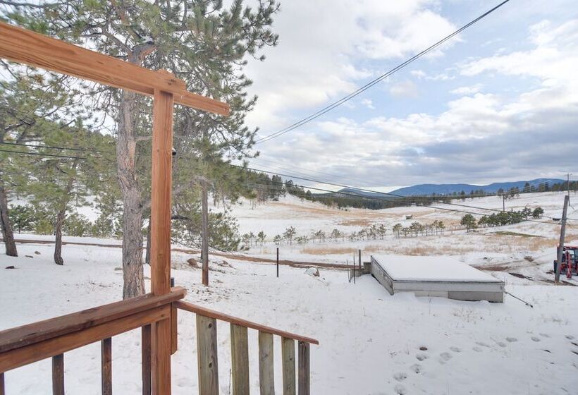 6 Mi To Staunton State Park: Conifer Home W/ Deck