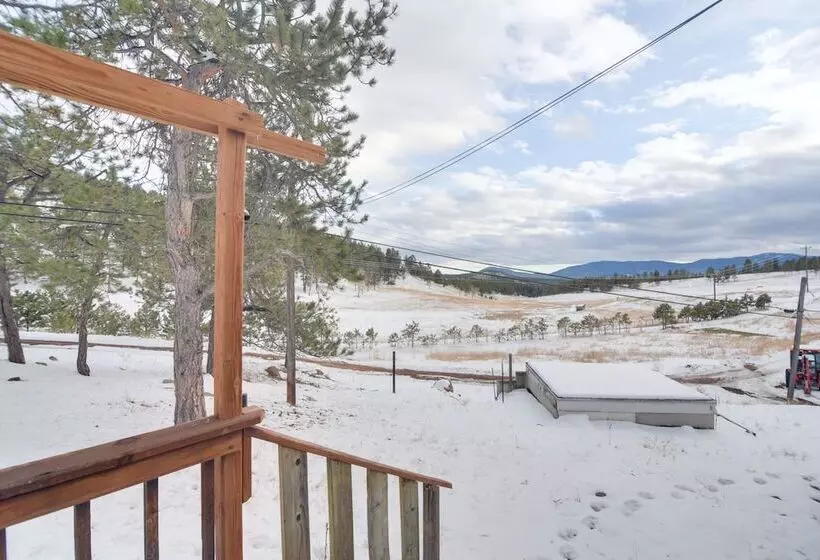 6 Mi To Staunton State Park: Conifer Home W/ Deck