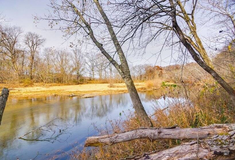 Cozy Steelville Retreat: River + Trail Access!