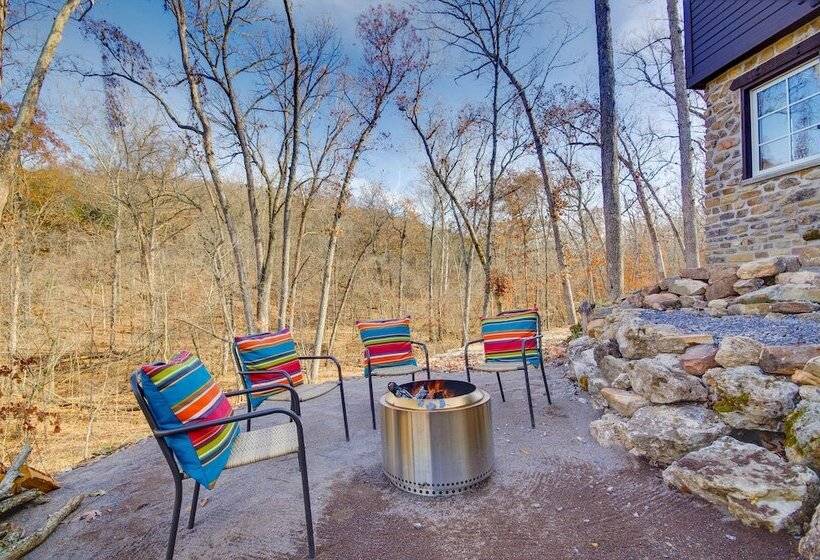 Cozy Steelville Retreat: River + Trail Access!