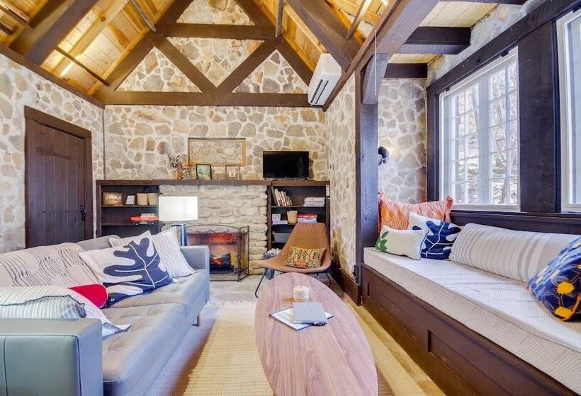 Cozy Steelville Retreat: River + Trail Access!