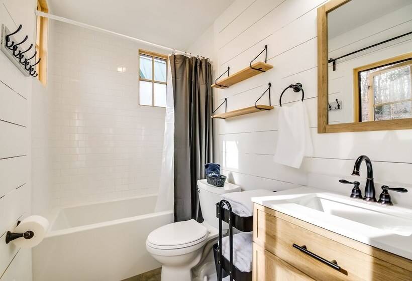 Cozy Steelville Retreat: River + Trail Access!