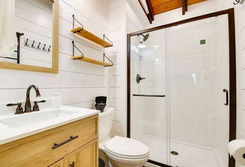 Cozy Steelville Retreat: River + Trail Access!