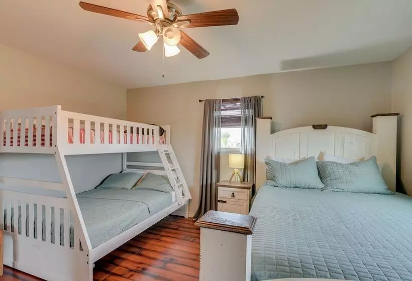 Crystal Beach Home: 1 Mi To The Sand!