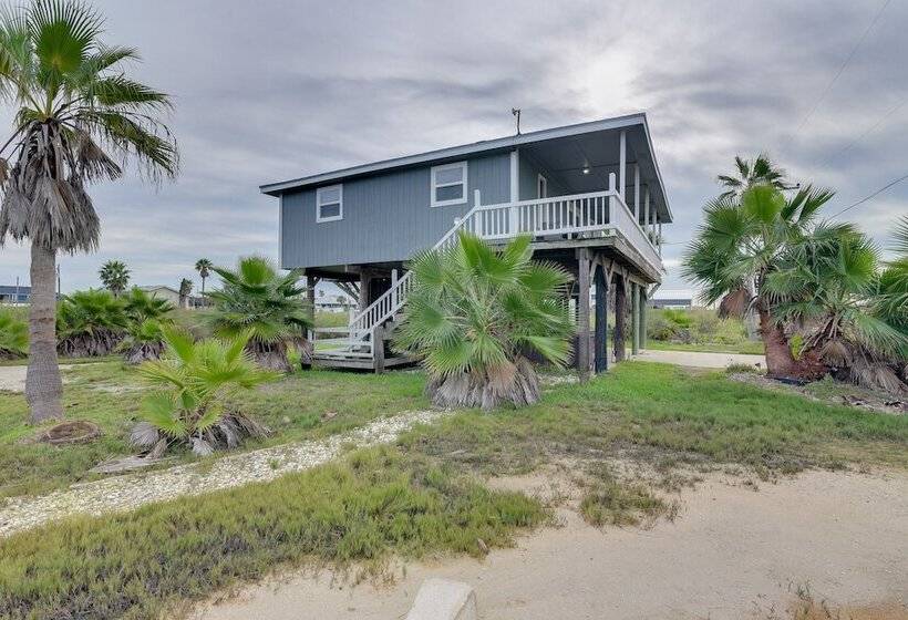 Crystal Beach Home: 1 Mi To The Sand!