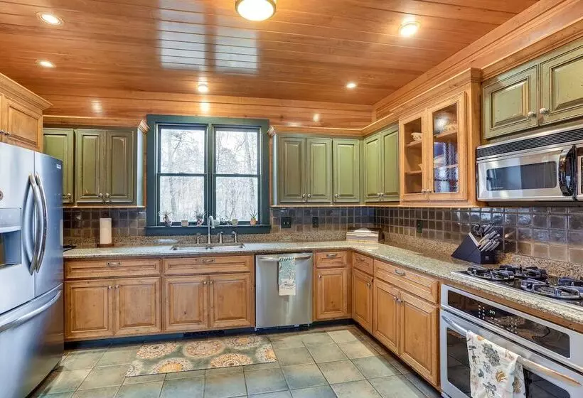 Lakefront Custom Built Mentone Home: Game Room!