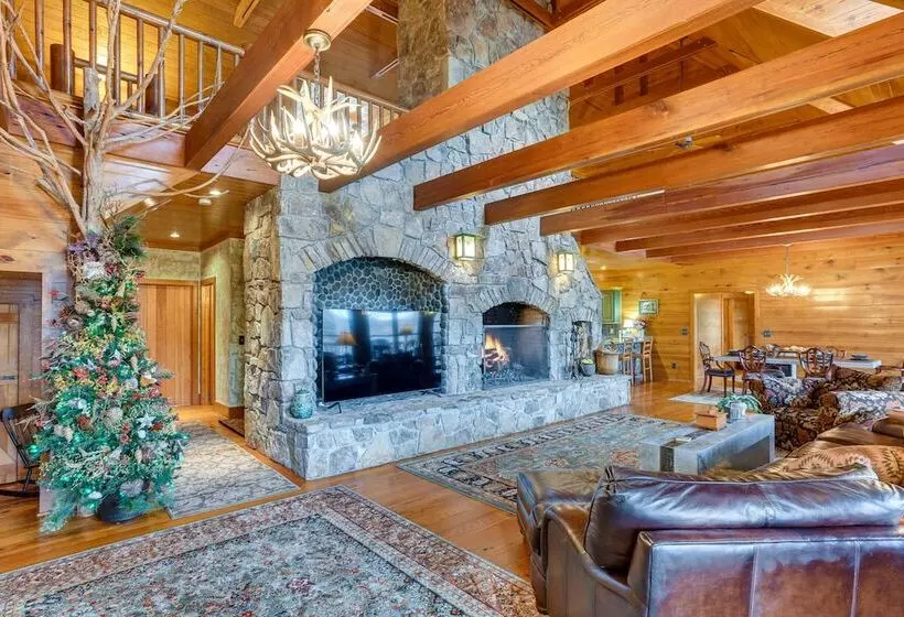 Lakefront Custom Built Mentone Home: Game Room!