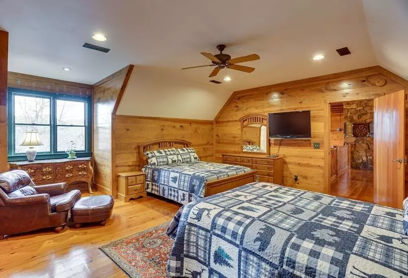 Lakefront Custom Built Mentone Home: Game Room!